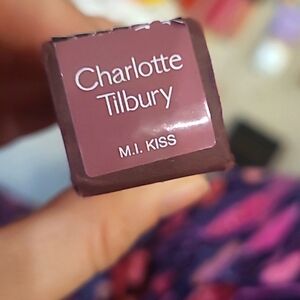 Charlotte Tilbury M.I. Kiss matte revolution